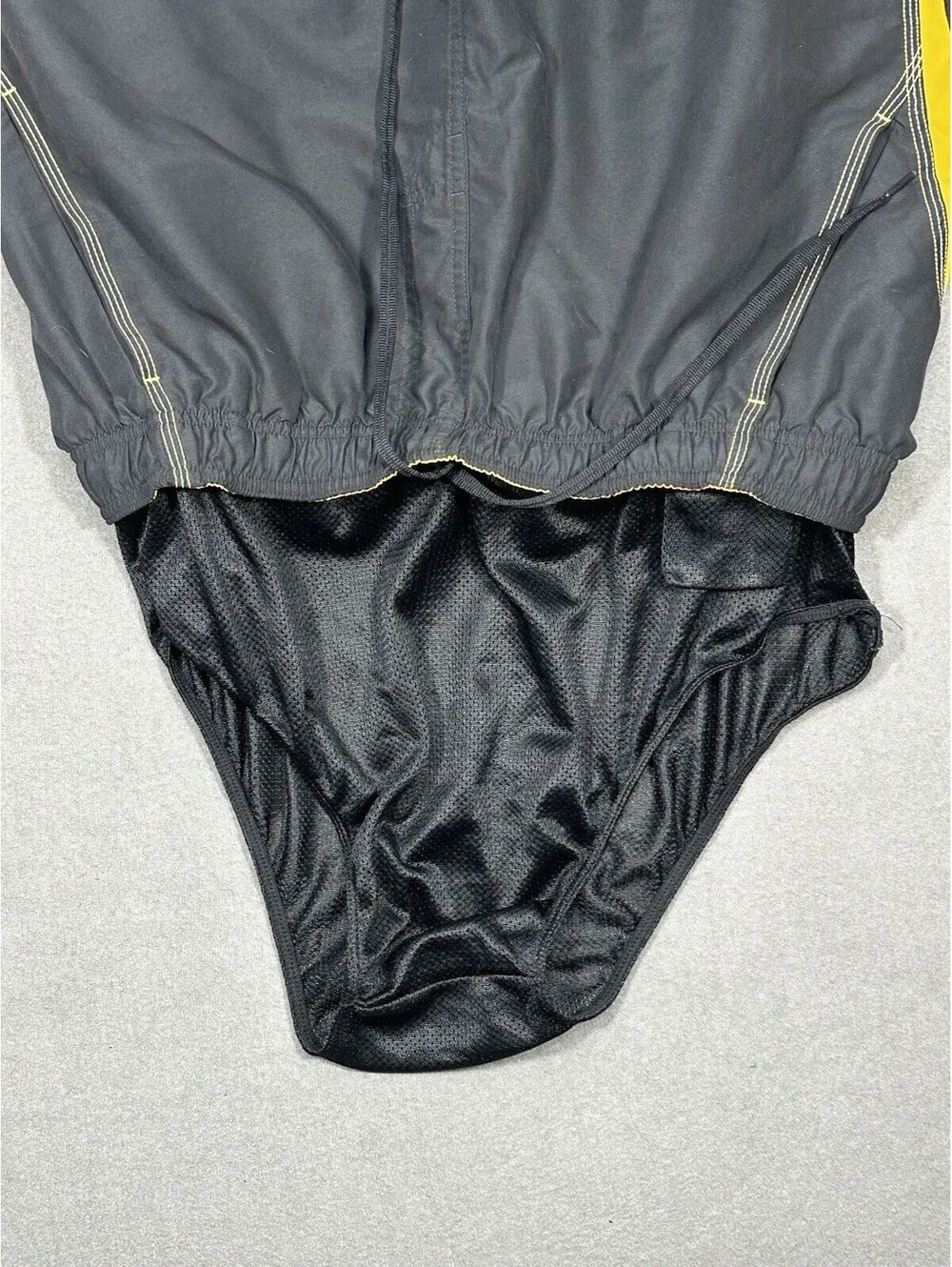 Nike Mens Swim Trunks Black Yellow Lined Board Shorts XL Drawstring
